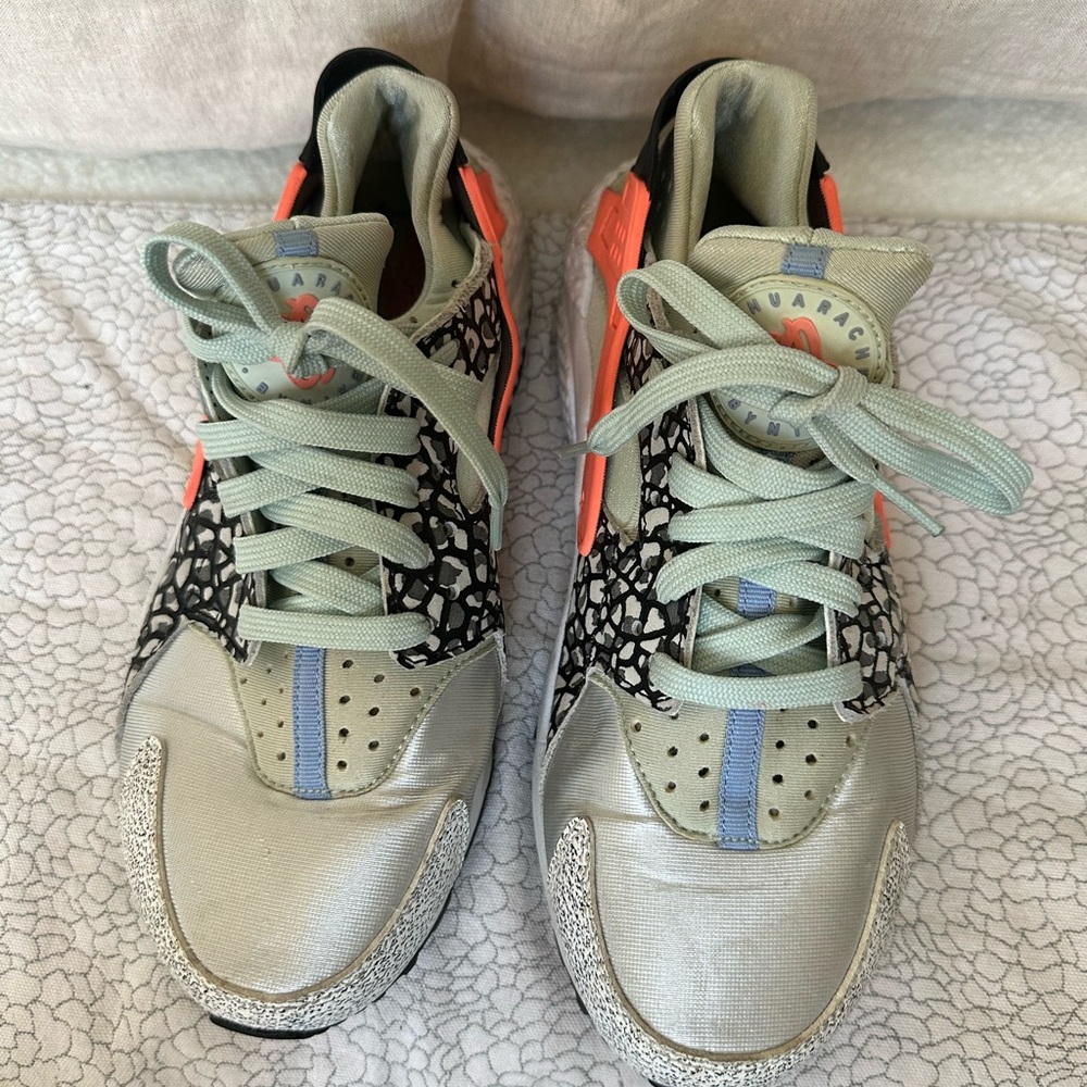 Nike huaraches women size 8